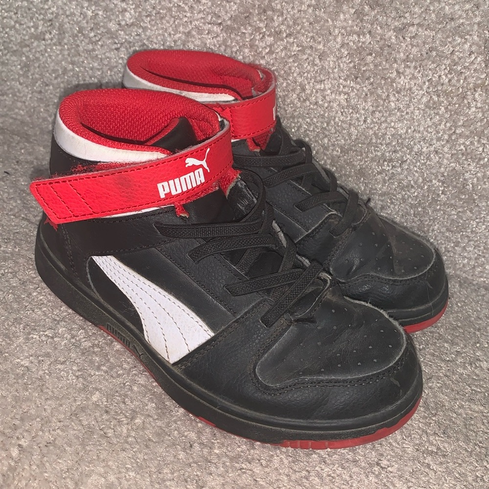 Boys Puma sneakers